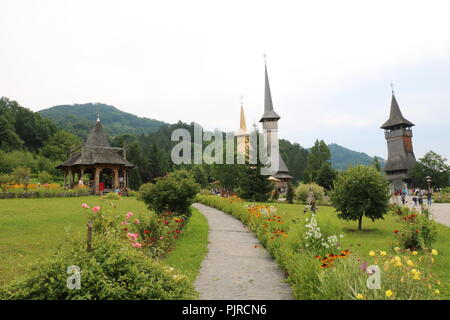 Une belle promenade à travers la Roumanie un pays magnifique avec de nombreuses traditions et légendes de hautes montagnes et beaux riversa belle promenade à travers Banque D'Images