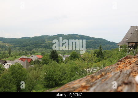 Une belle promenade à travers la Roumanie un pays magnifique avec de nombreuses traditions et légendes de hautes montagnes et beaux riversa belle promenade à travers Banque D'Images