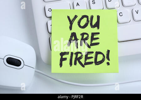 Vous êtes employé congédié de perdre de l'emploi, d'entreprise sans emploi travail souris clavier ordinateur concept Banque D'Images