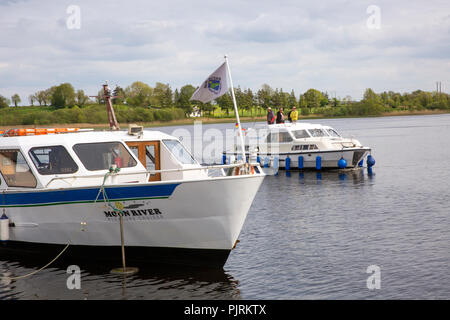 L'Irlande, Co Leitrim, Carrick-on-Shannon, Moon River loisirs location de bateaux sur la rivière Shannon Banque D'Images