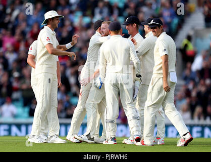 L'Angleterre Ben Stokes célèbre le guichet de l'Inde Virat Kohli (pas en photo) pendant le test match à l'Ovale de Kia, Londres. Banque D'Images