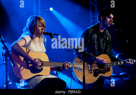 Reena Riot et Tubelight au Radio 1 Sessies (Belgique, 12/10/2010) Banque D'Images