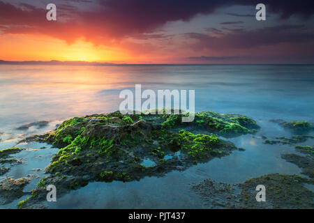 Belle photo d'un lever de soleil sur la côte d'Almeria Banque D'Images