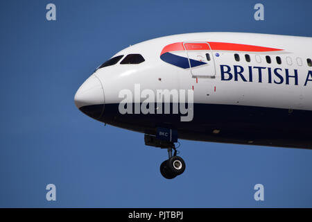 British Airways Boeing 787-9 Dreamliner, à l'atterrissage à l'aéroport de Londres Heathrow Banque D'Images