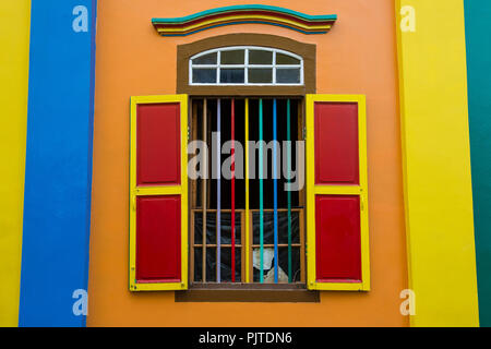 Détails colorés d'un bâtiment dans Little India, Singapour Banque D'Images