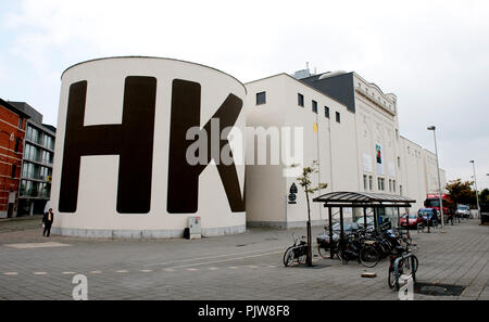 L'hôtel récemment rénové, MHKA, Musée d'Art Contemporain à Anvers, autrefois appelé la peinture du mur avec Muhka d'Enrico David (Belgique, 15/09/2009) Banque D'Images