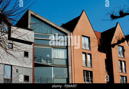 Nouvelles et rénovées maisons conçues par des architectes dans le Timmerwerfstraat Polo à Anvers (Belgique, 29/03/2011) Banque D'Images