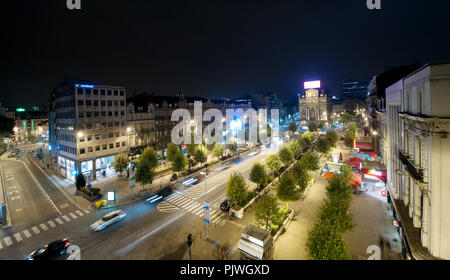 Vue panoramique sur la place De Brouckère à Bruxelles la nuit (Belgique, 06/09/2013) Banque D'Images