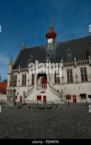 L'hôtel de ville et monument de Jacob Van Maerlant dans la ville touristique Damme (Belgique, 20/10/2008) Banque D'Images