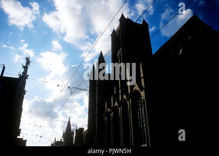 L'église St Nicolas sur la place Emile Braun à Gand (Belgique, 08/04/2006) Banque D'Images