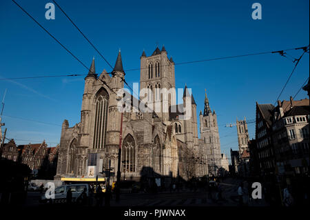 L'église St Nicolas sur la place Emile Braun à Gand (Belgique, 20/03/2009) Banque D'Images