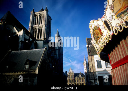 L'église St Nicolas sur la place Emile Braun à Gand (Belgique, 02/01/2008) Banque D'Images