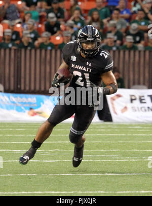 Honolulu, Hawaii. 8 septembre 2018 - Hawaii Rainbow Warriors running back Fred Holly III # 21 s'exécute au cours d'un match entre l'Hawaii Rainbow Warriors et les hiboux du riz à l'Aloha Stadium d'Honolulu, HI - Michael Sullivan/CSM Crédit : Cal Sport Media/Alamy Live News Banque D'Images
