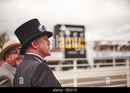 Chichester, West Sussex, UK, le 9 septembre 2018. Les gens de Goodwood au cours de la Goodwood Revival à Goodwood Motor Circuit. Photo par Gergo Toth / Alamy Live News Banque D'Images