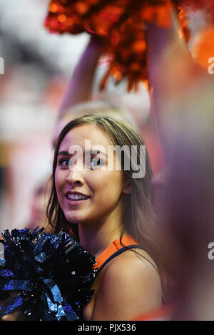 Syracuse, NY, USA. Sep 8, 2018. Syracuse de meneurs de la foule comme Syracuse défait Wagner 62-10 au Carrier Dome à Syracuse, New York. Photo par Alan Schwartz/Cal Sport Media/Alamy Live News Banque D'Images