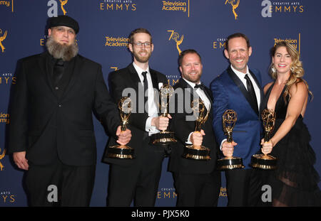 Los Angeles, CA, USA. Sep 8, 2018. Jason Dotts, Trevor Gates, David Barbee, Jordanie McClain, Geordy Sincavage. Michael, Tara Blume, au Creative Arts Emmy 2018 Awards-Press prix lors du Microsoft Theatre L.A. Vivre à Los Angeles, Californie le 8 septembre 2018. Credit : Faye Sadou/media/Alamy Punch Live News Banque D'Images