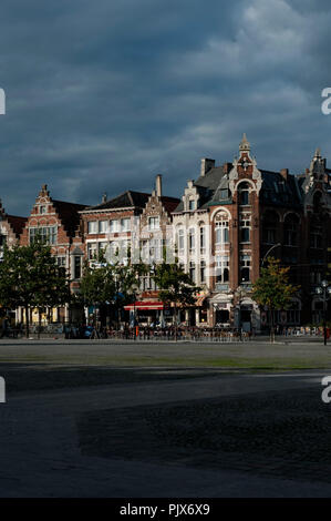 La place Vrijdagmarkt à Gand (Belgique, 29/09/2008) Banque D'Images