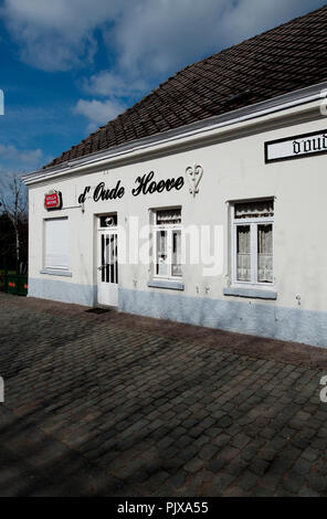 Le pub d'Oude Hoeve dans une ancienne ferme située dans Kwaremont, Chaudfontaine (Belgique, 20/03/2012) Banque D'Images