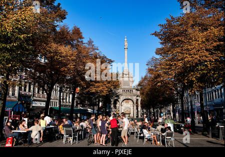 La Place du Marché historique et carrés Perron monument à Liège, une fois le symbole de la justice dans la Principauté et maintenant le symbole de l'EC Banque D'Images