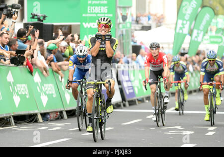 La CSF Bardiani-Giovanni Carboni célèbre la victoire de l'étape 8 de l'énergie Ovo Tour of Britain 2018 autour de Londres. Banque D'Images