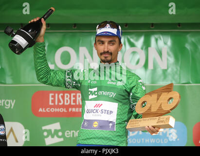 Team Quick Step Parquet Julian Alaphilippe célèbre remportant l'énergie Ovo Tour of Britain 2018 autour de Londres. Banque D'Images