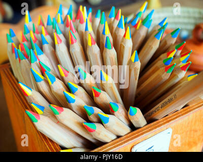 Crayons de couleur - Bruges, Belgique Banque D'Images