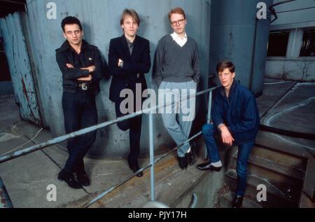 'Fehlfarben", DEUTSCHE Rockband, vor einem Auftritt dans Köln, Deutschland 1983. Le groupe de rock allemand 'Fehlfarben" avant de procéder à la Cologne, Allemagne 1983. Dans le monde d'utilisation | Banque D'Images