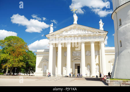 VILNIUS, LITUANIE - 15 juin 2018 : La Basilique Cathédrale de Saint Stanislas et Saint Ladislas de Vilnius, la principale cathédrale catholique romaine de Lithuani Banque D'Images