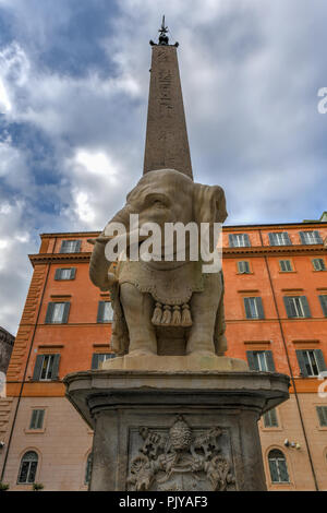 L'éléphant et obélisque. La Piazza della Minerva à Rome, Italie Banque D'Images