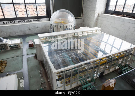 La Boutique Musée, Woodbridge, Suffolk, Angleterre, RU modèle de la centrale nucléaire de Sizewell B réacteur à eau sous pression (REP) Banque D'Images