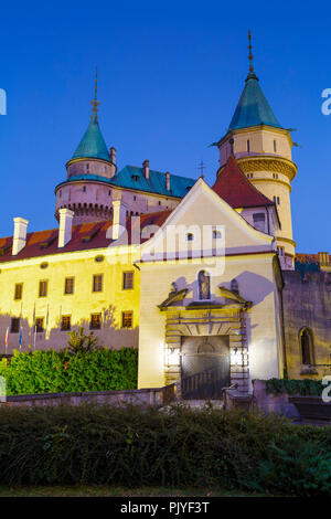 Bojnice, Slovaquie - 24 juillet 2018 : château médiéval romantique avec des éléments gothiques et Renaissance construit au 12e siècle. Banque D'Images