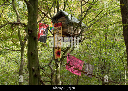 Morschenich, Allemagne. 09 septembre 2018. Manifestation pacifique contre l'effacement de la Hambacher Forst par la préoccupation de l'énergie RWE. La compensation devrait commencer en octobre. Jochen Brood/ Alamy News Banque D'Images