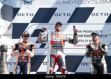 Felicity sur le podium fin de la course 04 Andrea Dovizioso ITA Ducati Team Ducati MOTOGP au "Misano World Circuit Marco Simoncelli", Italie 13e ronde de championnat MotoGP mot Gran Premio Octo di San Marino e della Riviera di Rimini 07 set - set 09 , 2018 à Misano Italie Banque D'Images