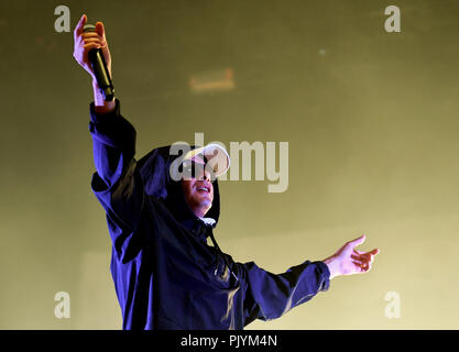 Berlin, Allemagne. 09Th Nov, 2018. Le musicien Trettmann est sur la scène du festival de musique Lollapalooza au motif du Parc olympique. Credit : Britta Pedersen/dpa-Zentralbild/dpa/Alamy Live News Banque D'Images