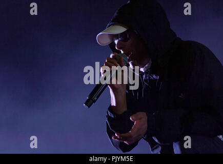 Berlin, Allemagne. 09Th Nov, 2018. Le musicien Trettmann est sur la scène du festival de musique Lollapalooza au motif du Parc olympique. Credit : Britta Pedersen/dpa-Zentralbild/dpa/Alamy Live News Banque D'Images