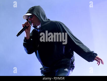 Berlin, Allemagne. 09Th Nov, 2018. Le musicien Trettmann est sur la scène du festival de musique Lollapalooza au motif du Parc olympique. Credit : Britta Pedersen/dpa-Zentralbild/dpa/Alamy Live News Banque D'Images