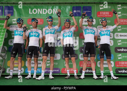 Londres, Royaume-Uni. 9 Septembre, 2018. L'OVO Energy Tour of Britain Londres Stade 8 se termine par un 14 tours de circuit dans le centre de Londres sur routes fermées en face de grandes foules et couvrant 77km à une vitesse de 80km/h, départ et arrivée sur la rue Regent St James's près de Piccadilly Circus. L'équipe Sky sont introduits à la foule avant le début de la course. Credit : Malcolm Park/Alamy Live News. Banque D'Images