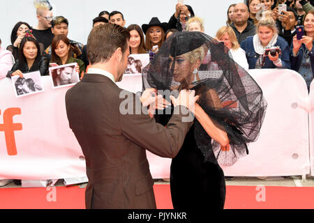 Toronto, Ontario, Canada. Sep 9, 2018. BRADLEY COOPER et Lady Gaga assister à "une étoile est née' pendant la premiere 2018 Toronto International Film Festival, au Roy Thompson Hallon 09 Septembre, 2018 à Toronto, Canada Crédit : Igor/Vidyashev ZUMA Wire/Alamy Live News Banque D'Images