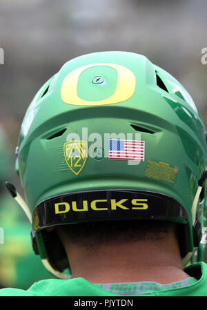 Autzen Stadium, Eugene, OR, USA. Sep 8, 2018. L'Oregon 2018 football helmet est présenté avant la NCAA football match entre l'état de Portland Vikings et l'Oregon Ducks at Autzen Stadium, Eugene, OR. Larry C. Lawson/CSM/Alamy Live News Banque D'Images