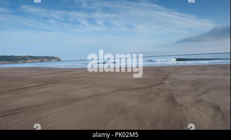 Whitby, Stathes et Robin Hood's Bay, sur la côte est, dans le Yorkshire du Nord des marines et des paysages pendant le lever du soleil. Banque D'Images