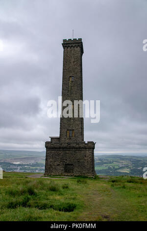 Peel Memorial Tower sur Holcombe Hill, Ramsbottom, Manchester, Lancashire, Angleterre Banque D'Images