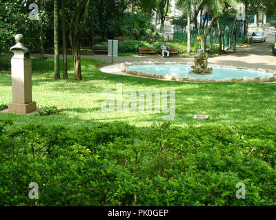 Fontaine, place de Buenos Aires, Higienópolis, São Paulo, Brésil Banque D'Images