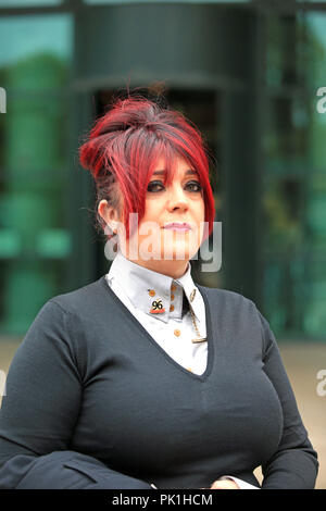 Membre du Groupe de soutien familial Hillsborough Christine Burke arrive à Preston Crown Court, où l'ancien secrétaire du club Sheffield Wednesday Graham Mackrell Hillsborough et le commandant David match Duckenfield entrera moyens au cours de la tragédie de Hillsborough en 1989. Banque D'Images