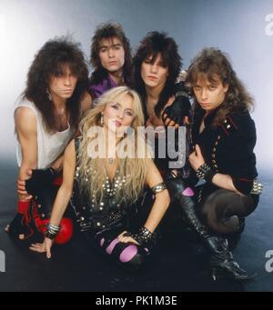 "Warlock", DEUTSCHE Heavy Metal Band mit en Frontfrau Doro Pesch, München, Deutschland 1985. Le groupe de heavy metal allemand 'Warlock' avec la chanteuse Doro Pesch à Munich, Allemagne 1985. Dans le monde d'utilisation | Banque D'Images