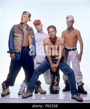 East 17 (l-r) : John Hendy, Tony Mortimer, Brian Harvey, Terry Coldwell en juin 1994. Dans le monde d'utilisation | Banque D'Images