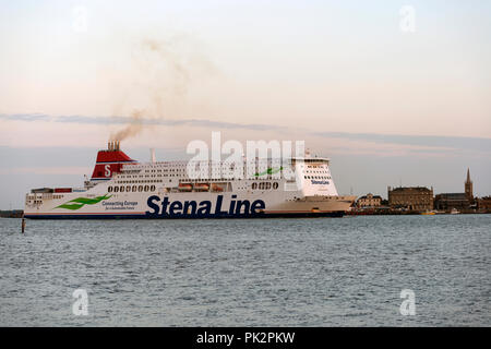 Srena Hollandica car-ferry, Harwich, Angleterre. Banque D'Images