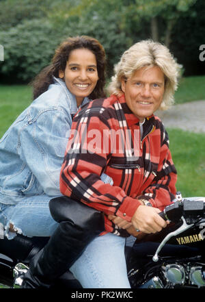Dieter Bohlen und Nadja Abd El Farrag sur 14.10.1994 à Hambourg. Dans le monde d'utilisation | Banque D'Images