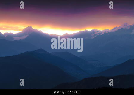 Matin d'automne dans les montagnes du Caucase. Haut Svaneti, la Géorgie, l'Europe. Octobre 2015. Banque D'Images