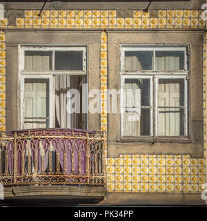 Porto est la deuxième plus grande ville du Portugal après Lisbonne et l'une des principales zones urbaines de la Péninsule Ibérique. Banque D'Images