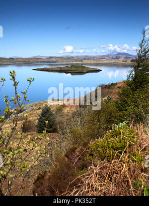 À partir d'un lumineux et ensoleillé Arduaine Gardens Vue. Au nord ouest, sur le Loch Melfort. À Shuna, Luing, Seil, Torsa, Eilean et Gamhna Degnish Point. Banque D'Images